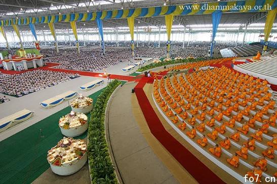 Sapha_Dhammakaya_Hall_09b